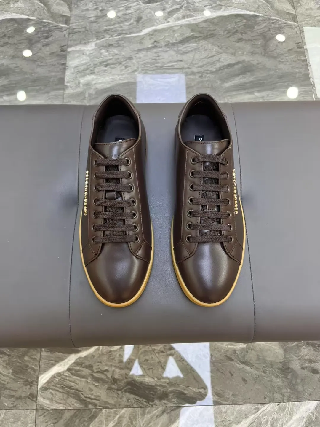 Men's Men's Shoes 💰400 [New Style] 🐝🐝DG men's calfskin sneakers Portofino Yacht shoes, simple and versatile design, unique saddle leather soles. The Dolce &G logo rear wing is the icing on the cake. Imported cowhide + rubber outsole Size: 39-44 (customized at 38.45)